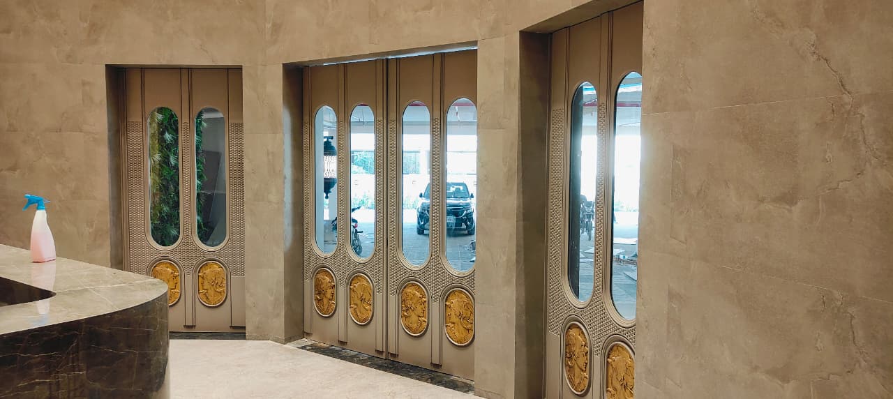 Luxury interior living room by Siddhi Interior